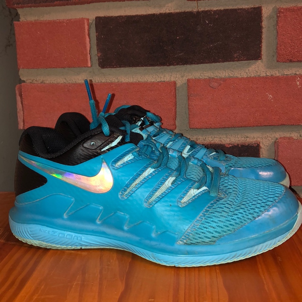 Nike Women’s Zoom XC Sneaker